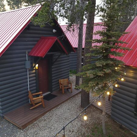 Yellowstone Cabins And Rv Запад Йеллоустон Экстерьер фото