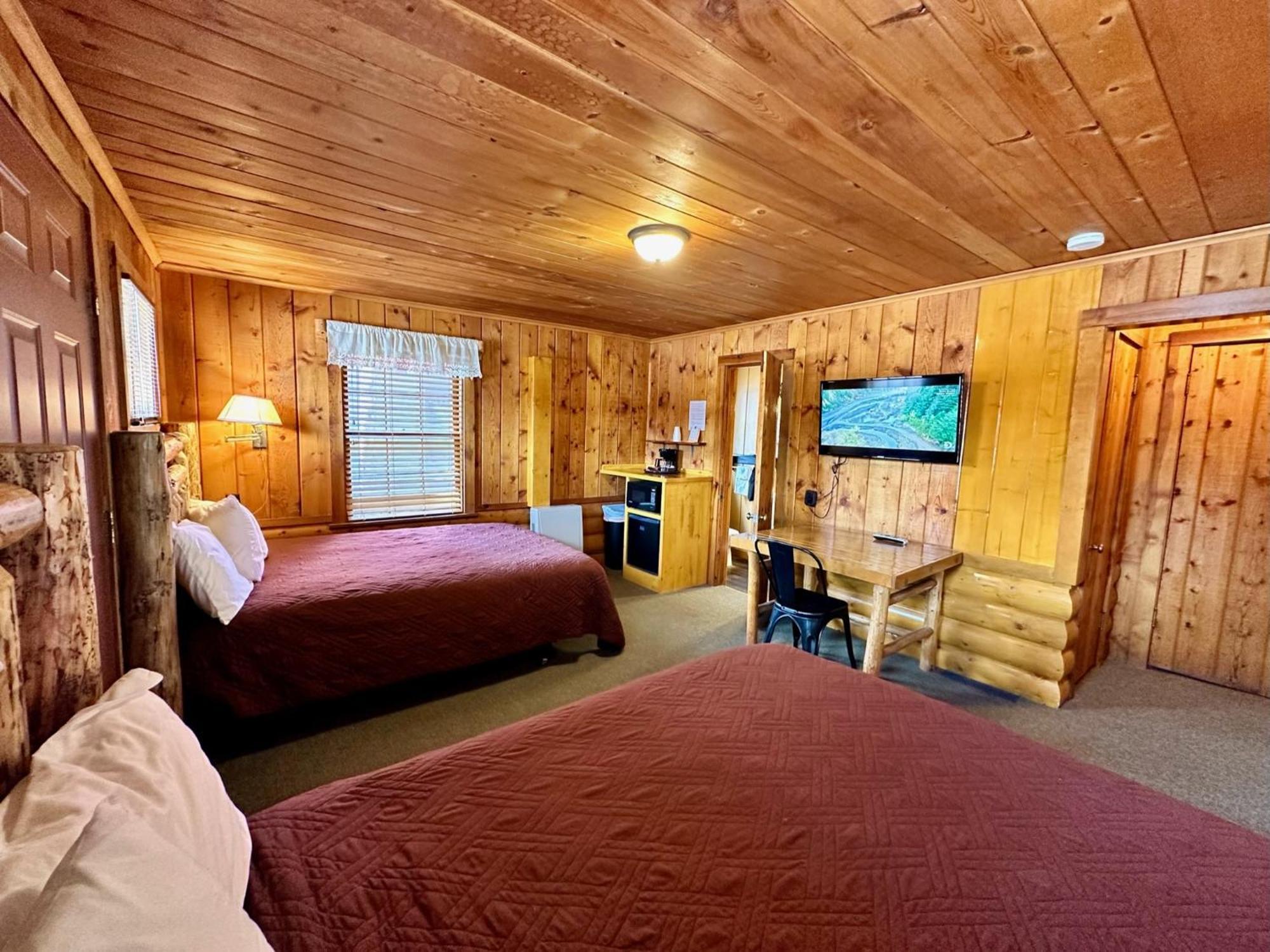 Yellowstone Cabins And Rv Запад Йеллоустон Экстерьер фото